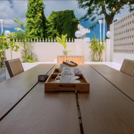 Discovery Saipan Hotel Garapan Buitenkant foto