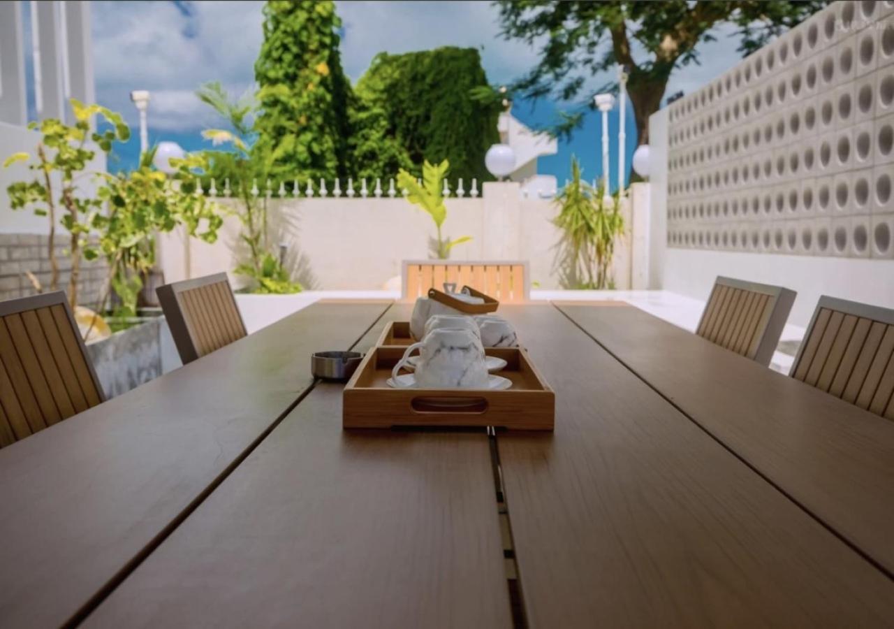Discovery Saipan Hotel Garapan Buitenkant foto
